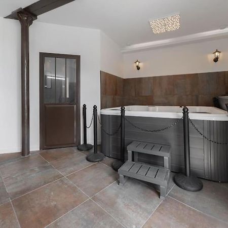 #Fer Rever 63# Spa # Thiers Exteriör bild