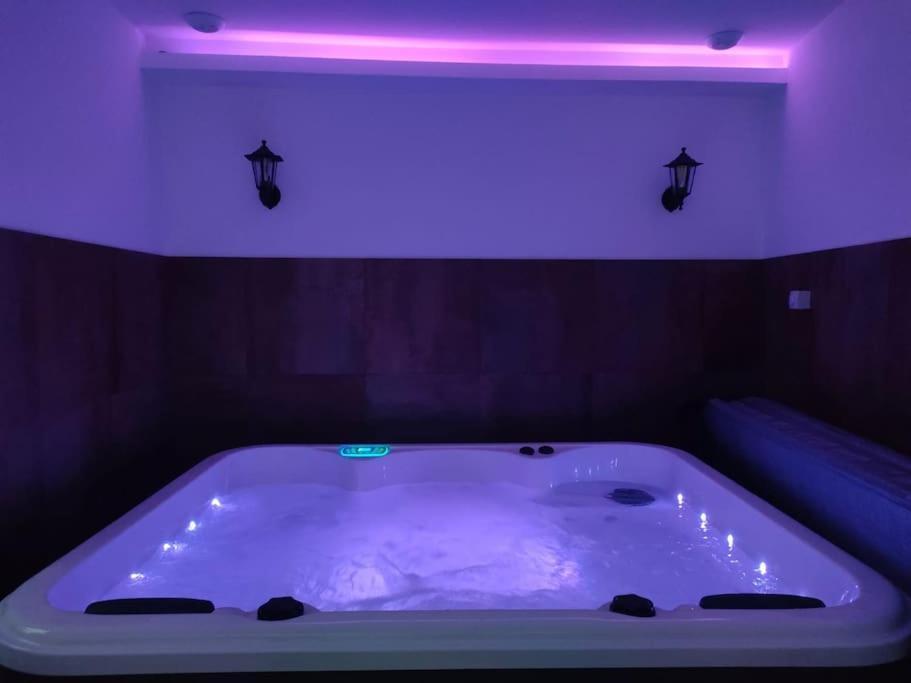 #Fer Rever 63# Spa # Thiers Exteriör bild